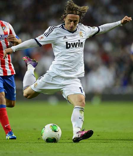 布尼达为何没首发？阿贾克斯主帅：他训练迟到了