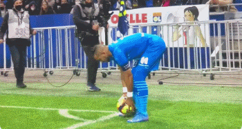 球星连续三次强打成功