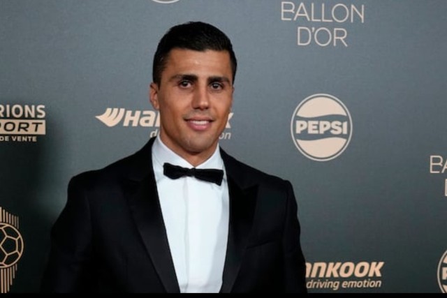 乔治娜分享晚宴照片：C罗与苹果公司CEO库克合影